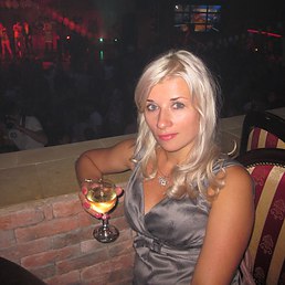 i am looking for female drinking buddy in Gonzales